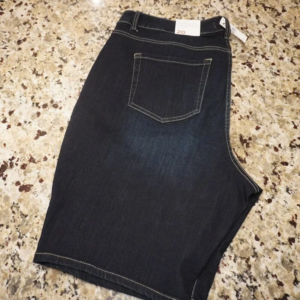 Lane Bryant Flex Magic Waistband Mid-Rise Bermuda Shorts -Size 20 - Picture 2 of 3